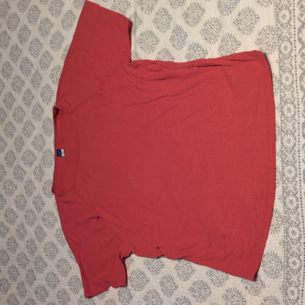 Old Navy maternity/nursing top size M